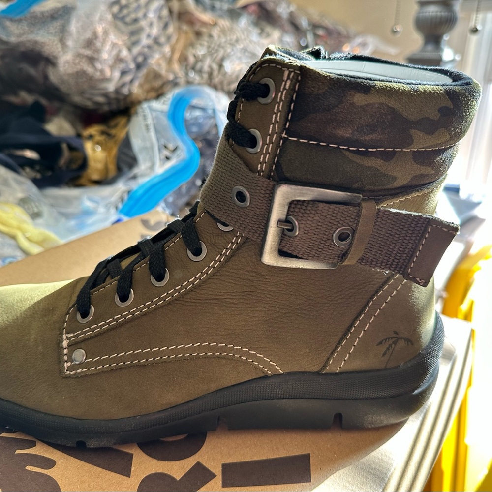 Stylish Olive Ankle Boots with Camo Detail